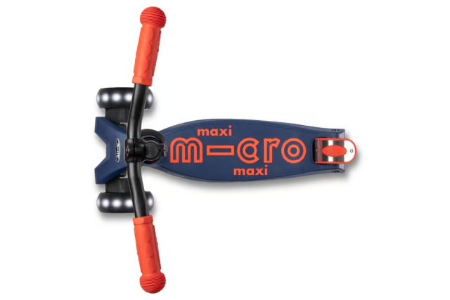 Micro Maxi Deluxe PRO LED самокат