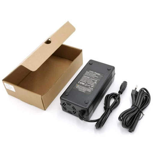 Lādētājs priekš elektriskā skrejriteņa 60V ar GX16 konektoru