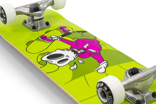 Enuff Skully skateboard 7.75”