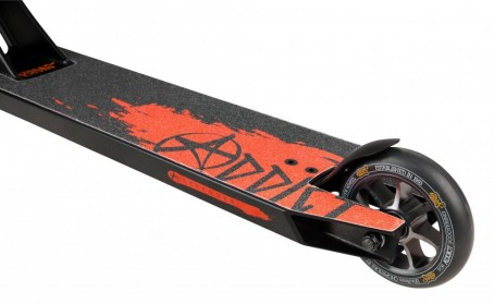 Addict Defender triku skrejritenis