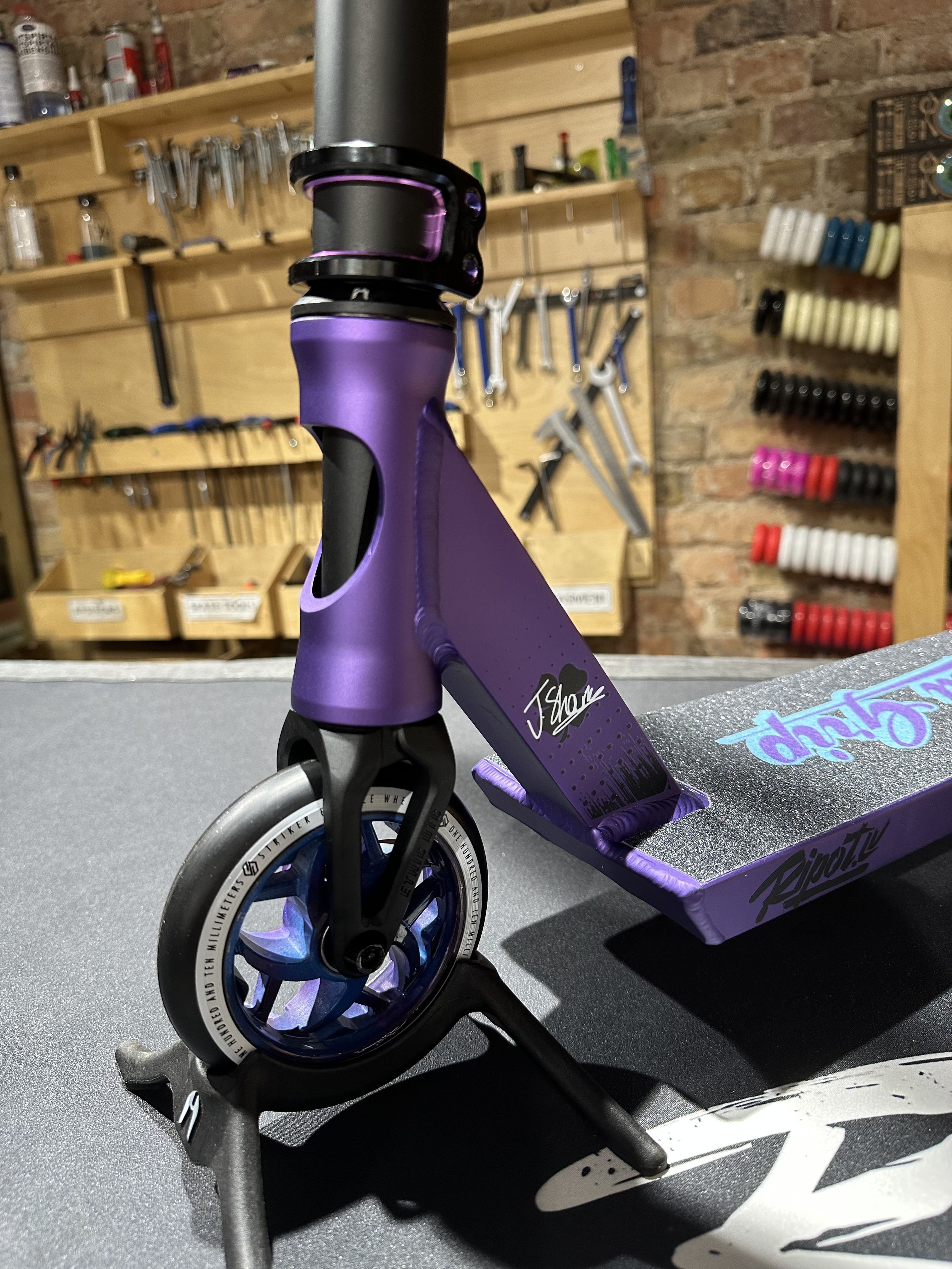 Lucky Jayden Sharman Custom Pro triku skrejritenis