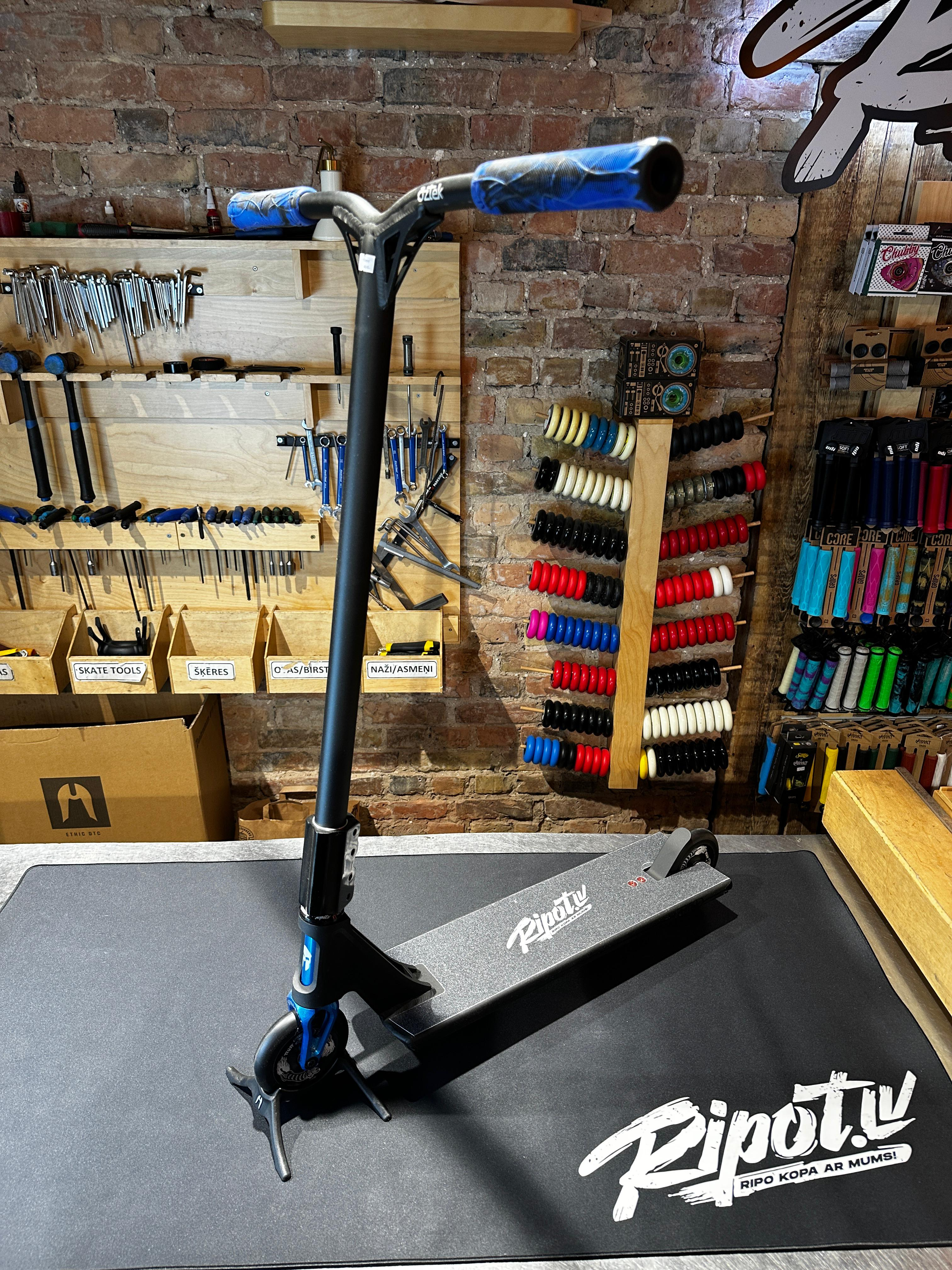 Aztek Custom Pro triku skrejritenis