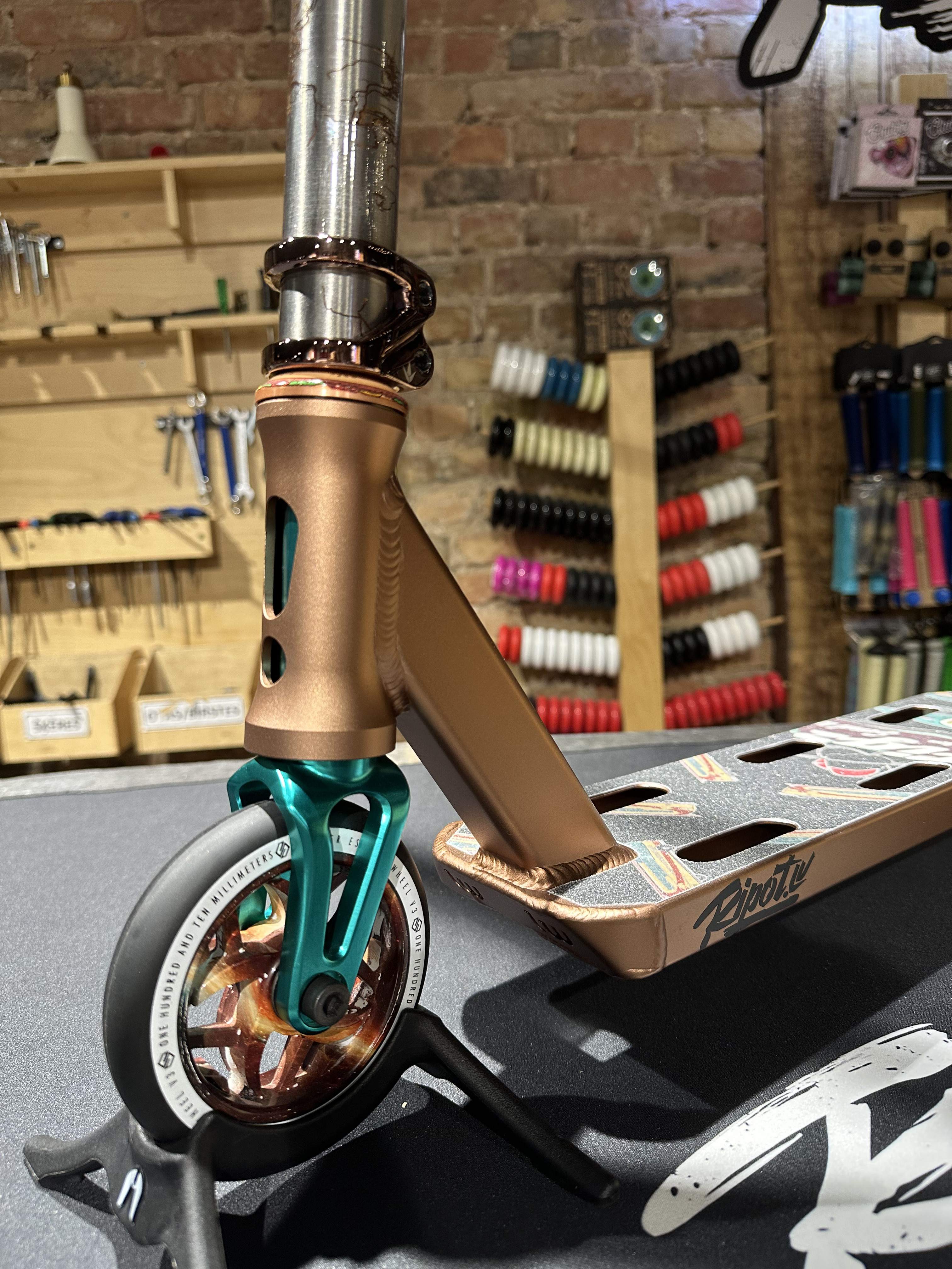 Longway Kaiza Custom Pro Scooter