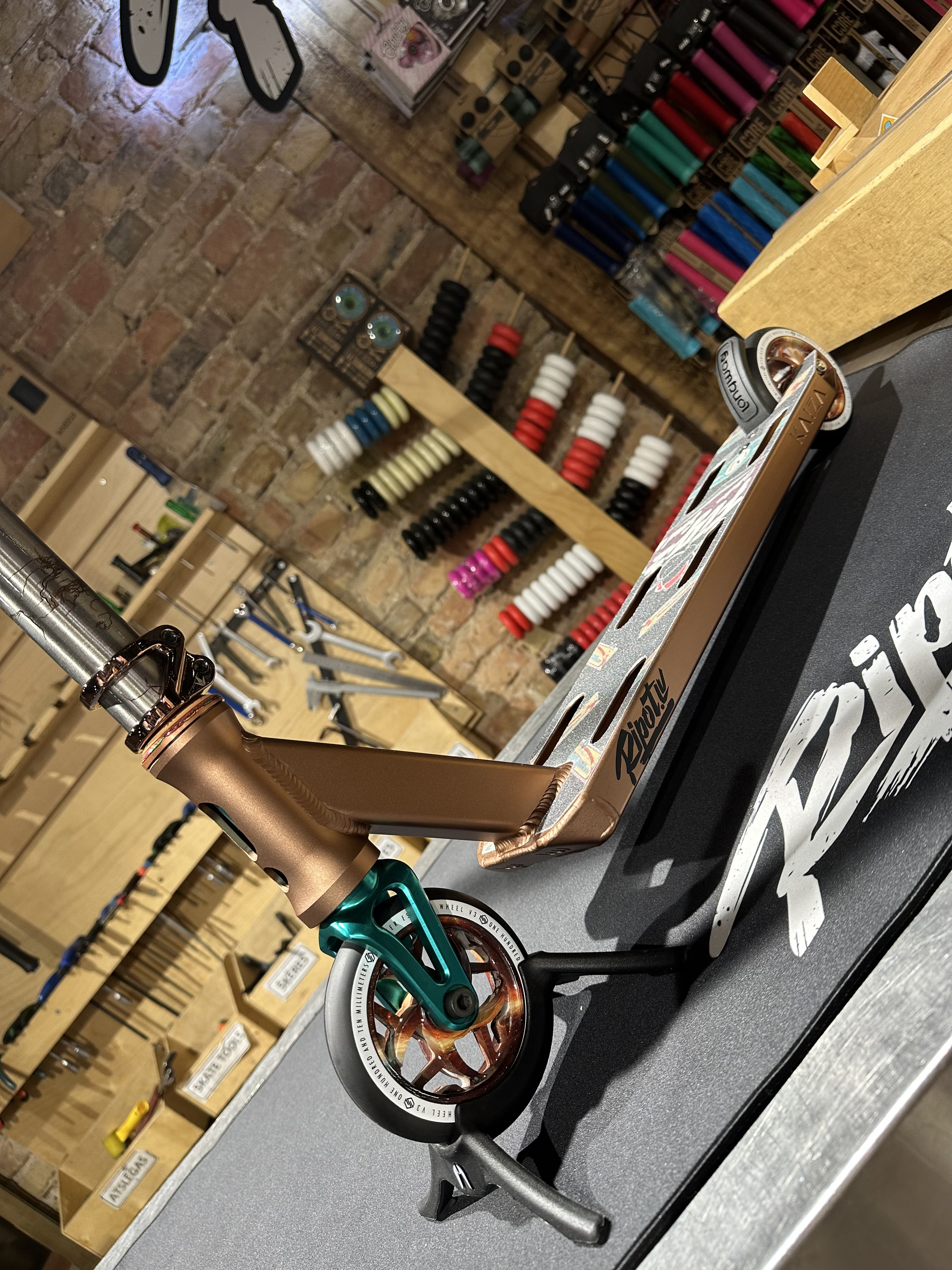 Longway Kaiza Custom Pro Scooter